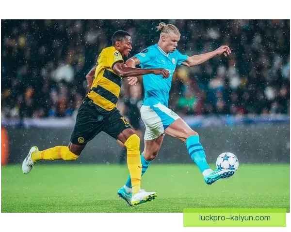 哈兰德在欧冠中展现强劲状态，成功打入帽子戏法。